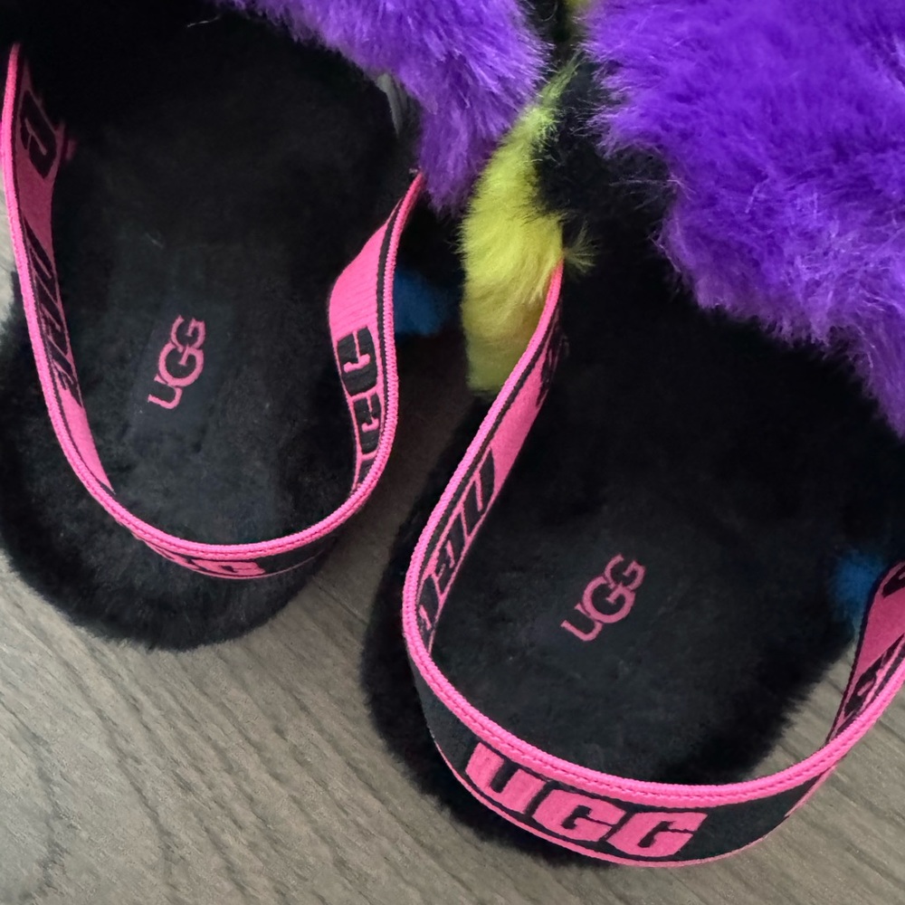 Like new UGG Fluff Yeah slippers - black and neon size 4 - Picture 3 of 4